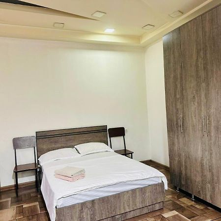 Nice And Sunny 1 Room Studio Near City Center + Open Balcony Yerevan Exterior photo